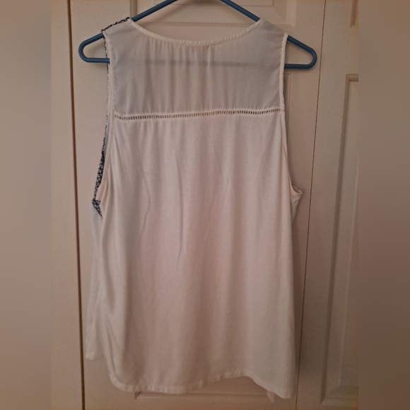 Skies Are Blue (Stitch Fix) - Picture 5 of 5